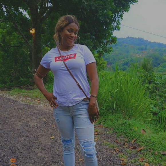 Meet your Posher, Carleen - Picture 1 of 1